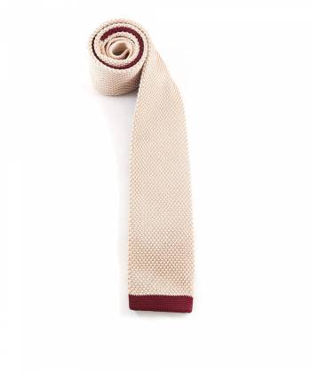 Вязаный галстук бежевого цвета с бордовой полоской на конце