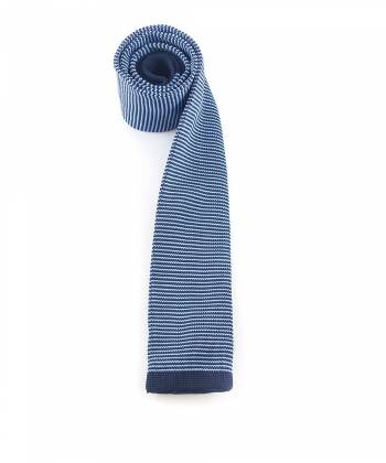 Вязаный галстук синего цвета в тонкую голубую полоску