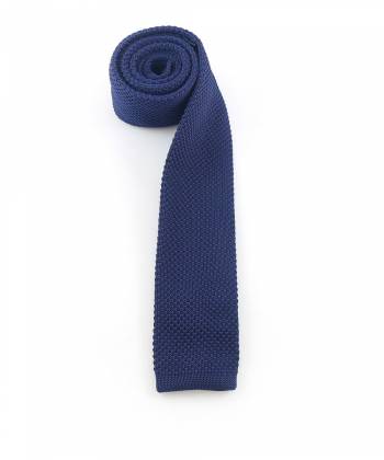 Вязаный галстук темно-синего цвета однотонный объемного плетения