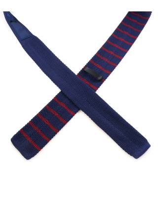 Вязаный галстук темно-синего цвета в красную полоску