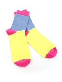 Стильные носки желто-серые с красным мыском и пяткой